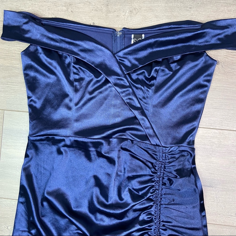Windsor CAROLINA SATIN DRESS Off the Shoulder M - Picture 6 of 9
